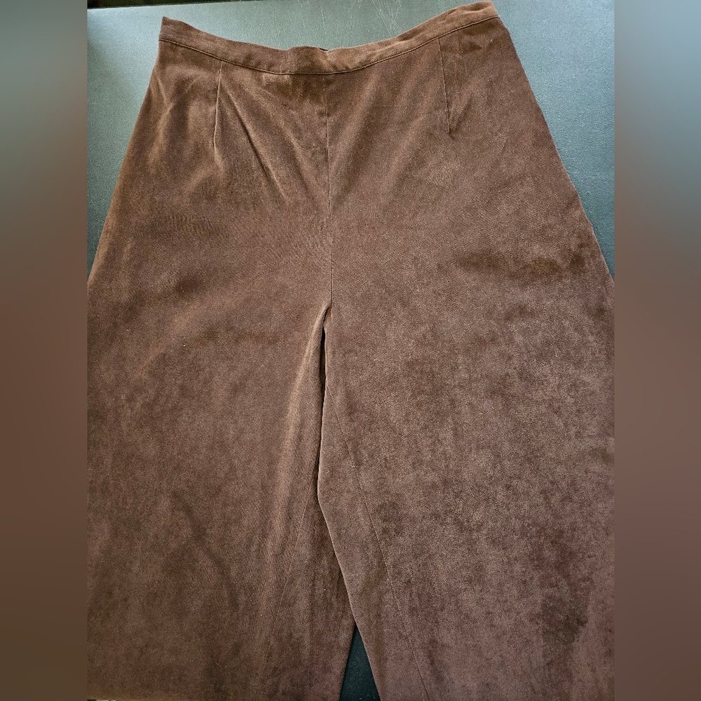 NWT - Gaucho Pants - Susan Graver - Brown - Size 1X